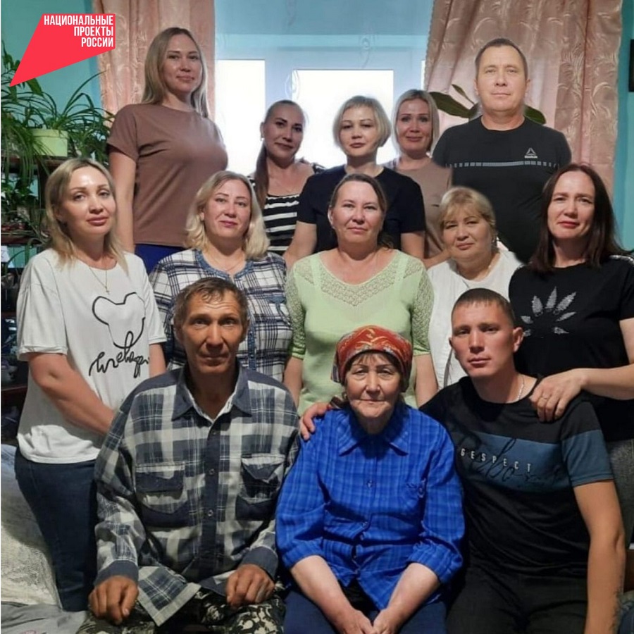 Общий стаж династии Решетниковых из Закаменского района в социальной защите - 175 лет!.