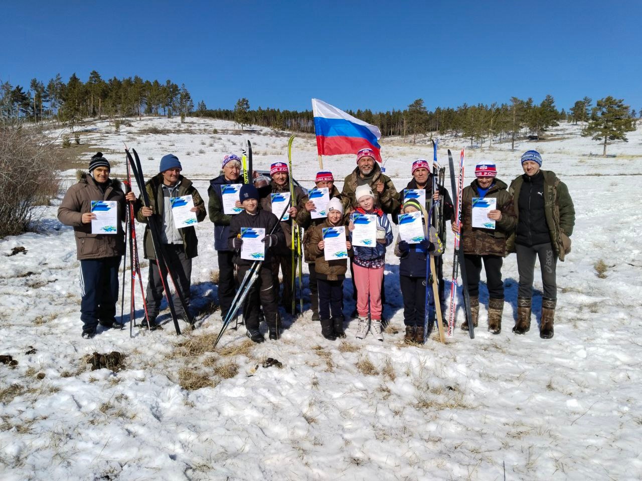 18 марта состоялись лыжные гонки среди ветеранов Хоринского района на призы магазина &quot;Диана&quot;, посвященные IX годовщине воссоединения Крыма с Россией..