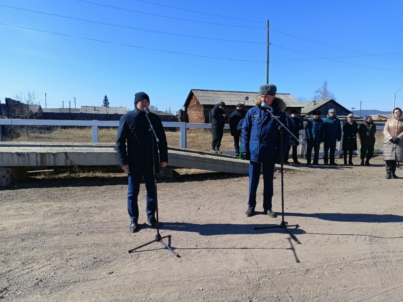 4 апреля на базе АУ РБ «Хоринский лесхоз» под руководством заместителя Председателя Правительства Республики Бурятия Петра Мордовского прошел смотр готовности сил и средств Хоринского районного звена муниципальной территориальной подсистемы РСЧС Республик.